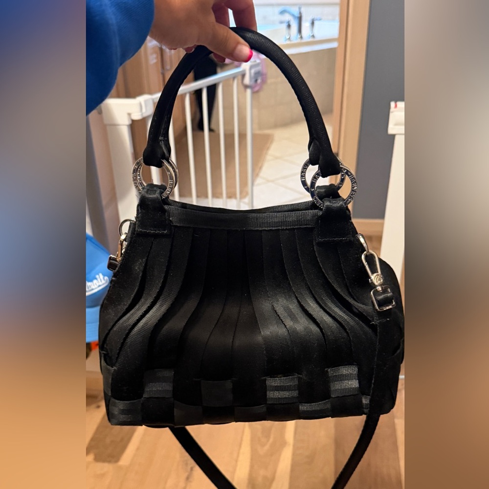 Black Harvey’s Seatbelt Purse
